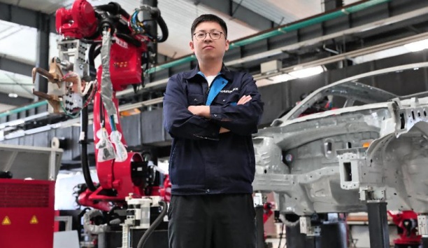 人民網(wǎng)——?jiǎng)?chuàng)新路上遇見你｜王曉峰：干機(jī)器人的，都特別酷